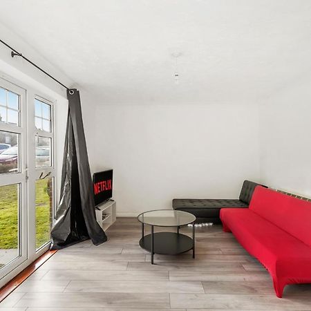 Cozy Luton Town Centre Retreat Apartment ภายนอก รูปภาพ